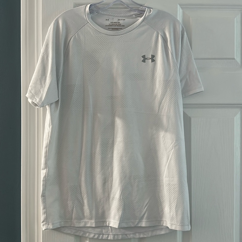 Men’s Under Armour Tech Tee. Size small.